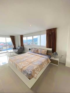 Bayshore 2 Bedroom Spacious Seaview Apartment - 7