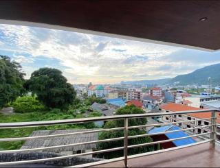 Bayshore 2 Bedroom Spacious Seaview Apartment - 6