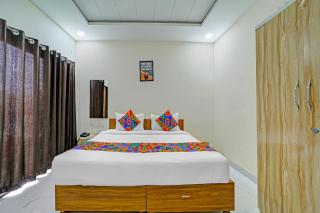 FabHotel Cressida - 7