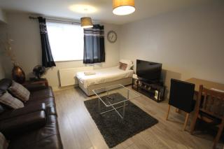 Holden Court Apartments - Apt 3 - West Drayton - 3