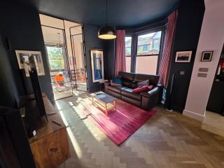 Modern 3BR Garden Home Leyton - 2