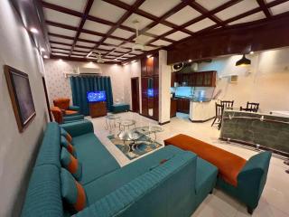 Luxury Family near blue area, park, mall, restaurants - 1