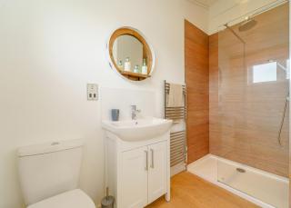 Winston Farm Lodges - - 5