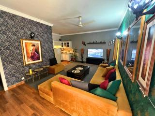 Park 1BHK superior for family - 0