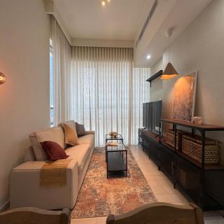 Premier 2-bedroom Lifeline apartment with free Parking - 8