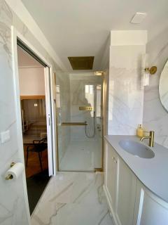 Gîte Vosges en Ville luxueux appartement Duplex avec sauna espace bien être au centre d'Epinal - 2