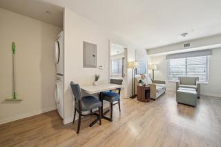 Wonderful 1 Bd Apt at The Rim I Free Parking - 6