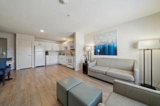 Properties By Preston I 1bd1bth I Pool I Gym - 2
