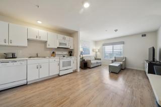 Properties By Preston I 1bd1bth I Pool I Gym - 5