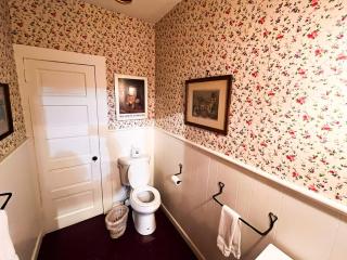 Twin Oaks Near Lake Wallenpaupack Historic Home - 8