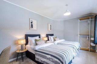 Luxury 4BED Home - Close to HCC & Business District - Parking - 7