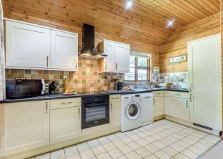 Ford Farm Lodges - 4