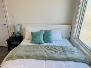 Cozy 2 Bedroom Suite Pet Friendly Garage - 2