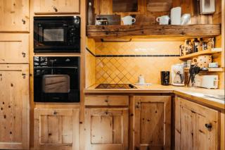 Cottage with balconies in Demi-Quartier - 3