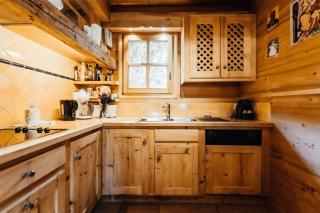 Cottage with balconies in Demi-Quartier - 4