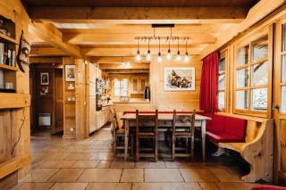 Cottage with balconies in Demi-Quartier - 6