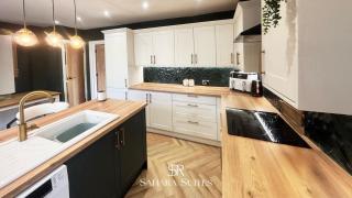 Modern 2BED - Contractors & Families - Parking - Hyde - 3