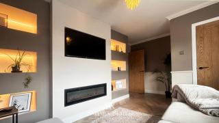 Modern 2BED - Contractors & Families - Parking - Hyde - 1
