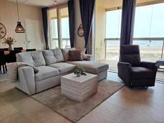 Marina Resort A8 - 9