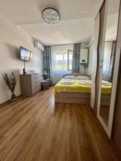 Tina Place 2 - Piteşti - 0