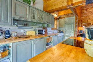 Peaceful Mountain Chalet for 4, with Garden, Games & BBQ - 2