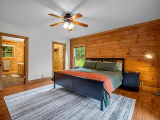 Hot Tub - Cabin Retreat -Firepit - Lake Lure - Chimney Rock - 8