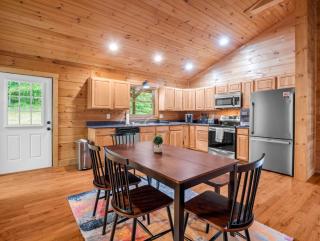 Hot Tub - Cabin Retreat -Firepit - Lake Lure - Chimney Rock - 3