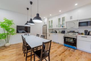 Newly Renovated 3BR 2BA Spacious and Modern - 2