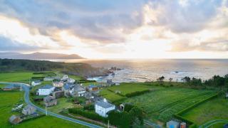 The Cliffs - Picon Seaside Cottage - 0