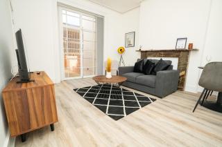 Stylish Flat with Terrace in Cheltenham Centre - 1