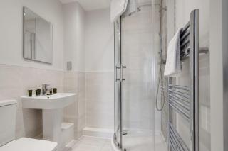 Stylish Flat in Converted Leeds Mill - 2