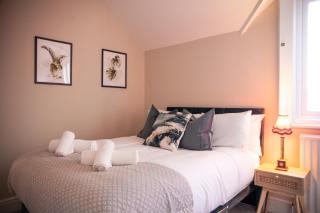 Huge 6 Bedroom House in Central Derby - 2