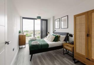 Chic 2 Bed Flat in Central Birmingham - 1