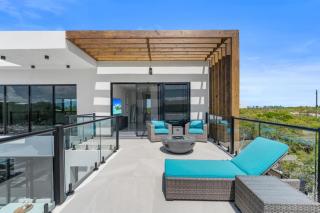 Private Villa Stay with Pool BBQ and Beach Nearby - 9