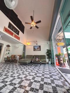 Sherly 888 Hotel - 8