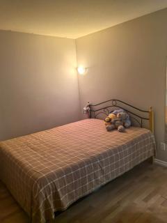 Cozy Private Room A in Vibrant Vancouver with share living space - 6
