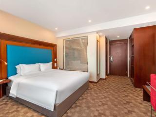 Novotel Atlantis Shanghai - Enjoy our great-valued breakfast in our rooftop revolving restaurant with a stunning river view & utilize our FREE self-serviced laundry - Shanghai - 2