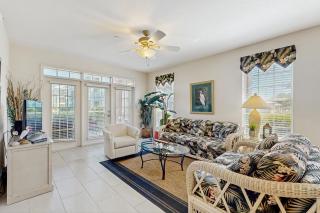 Coastal condo with pool, lanai, washer/dryer, & elevator - 5