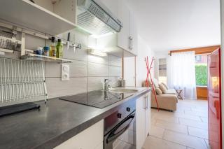 Cozy renovated apartment, large terrace & near city center - 2