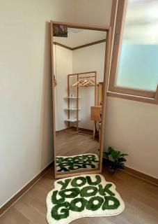 Maximum 6 people, Hongik University Station 7 minutes, Airport Bus, Free Luggage Storage, 3 Rooms, 3 Queen Beds - 6