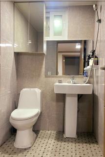 Maximum 6 people, Hongik University Station 7 minutes, Airport Bus, Free Luggage Storage, 3 Rooms, 3 Queen Beds - 3