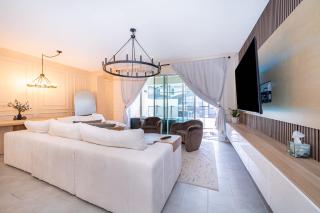 Luxe & Modern Home - Lion King Rooms & Heated Pool - 1
