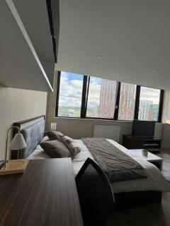 Modern Studio with City Views - 5
