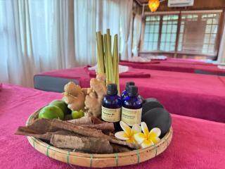 Hoianbang Beach Front Villa and Restaurant - 2
