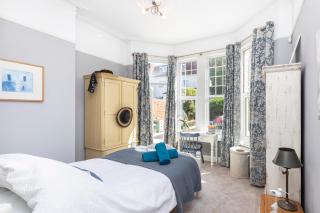 Luxury garden flat, 2-min walk to beach + parking - 7