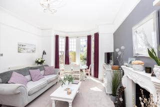 Luxury garden flat, 2-min walk to beach + parking - 9