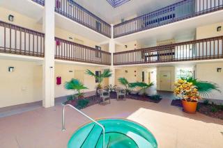Spacious 2BR Resort Condo Beach, Hot Tubs & Family-Friendly Fun - 1