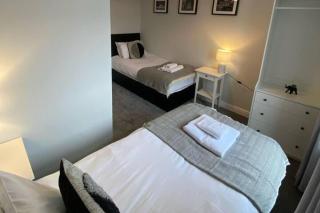 Flat - Sleeps 4 - Pet friendly - Parking - 8
