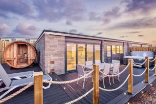 NDR Sea view Three bedroom Residence with private sauna & hot tub - 0