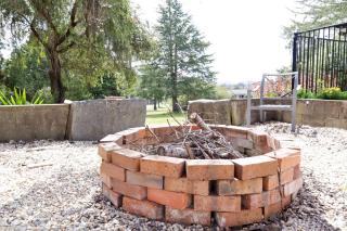 Spacious Family Retreat on the edge of Tenterfield - 6